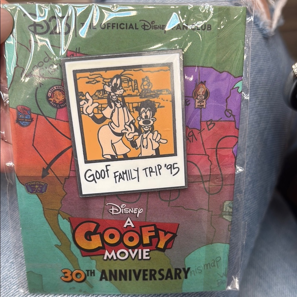Disney A Goofy Movie 30th Anniversary Pin - Green and Red
